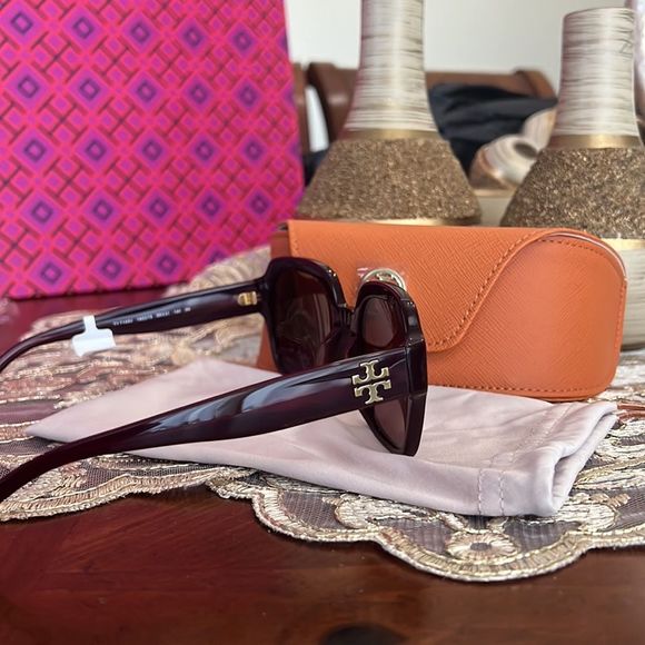 Tory Burch 56MM square sunglasses - Picture 5 of 6